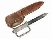 Show product details for New Zealand WW2 Fighting Knife w/Knuckle Guard #4140