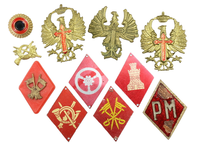 Spanish Military Hat Badge and Uniform Items #4475