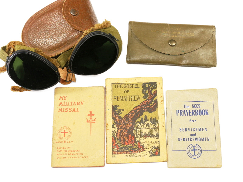 US Military Mountain Goggles and Solders Personal Items #5022